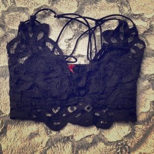 Feanchescas black floral bralette